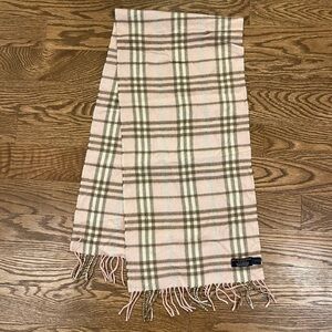 Burberry Cashmere scarf